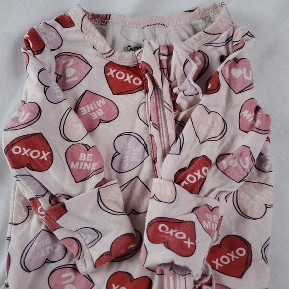 Caden Lane Ruffled Heart Zippered Footie Sleeper Pajama Newborn - Picture 6 of 12